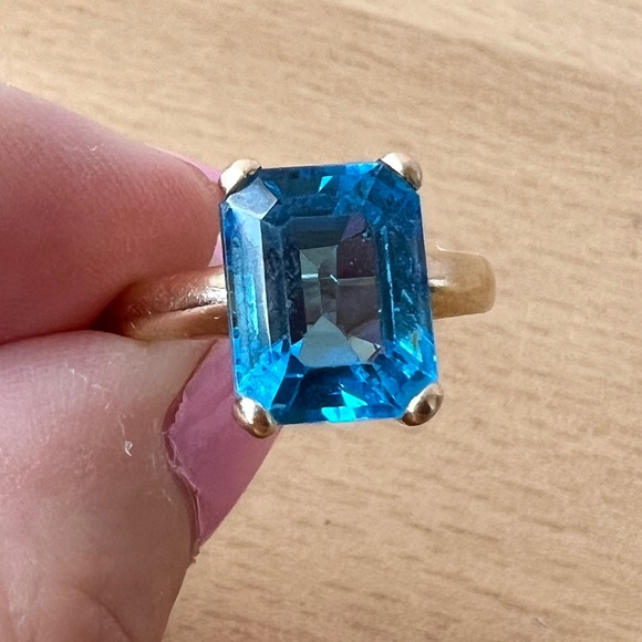 VINTAGE 14K YELLOW GOLD EMERALD STEP CUT BLUE TOPAZ RING CLASSIC ENGAGEMENT - Picture 3 of 16